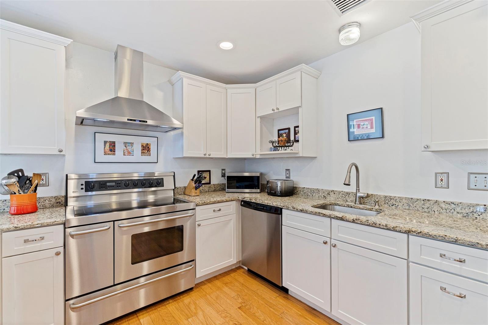 1055 MONTICELLO BLVD N, ST PETERSBURG, FL — photo 22