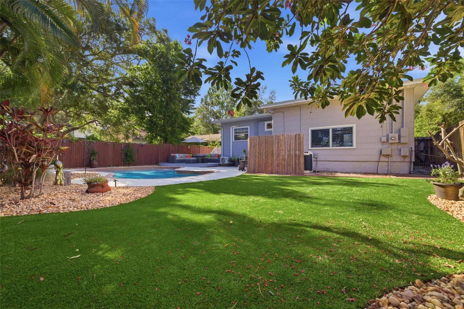 1055 MONTICELLO BLVD N, ST PETERSBURG, FL — photo 32