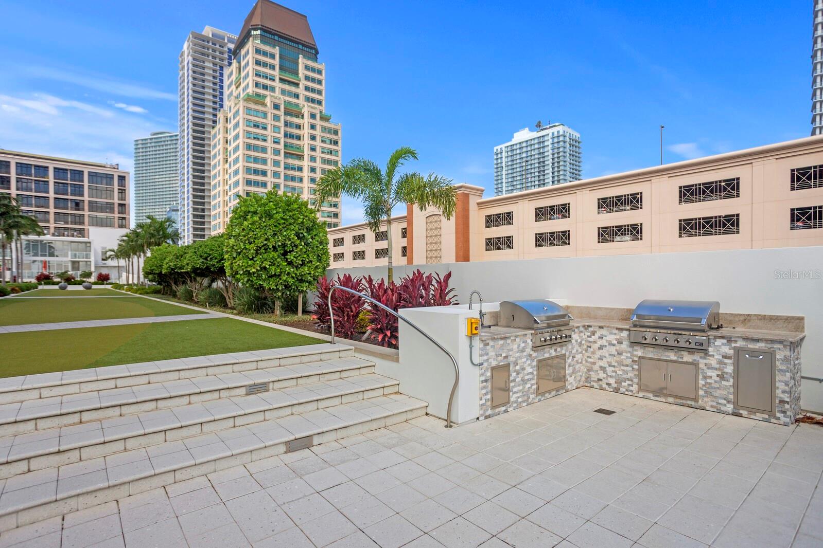 175 1ST ST S #1108, ST PETERSBURG, FL — photo 33