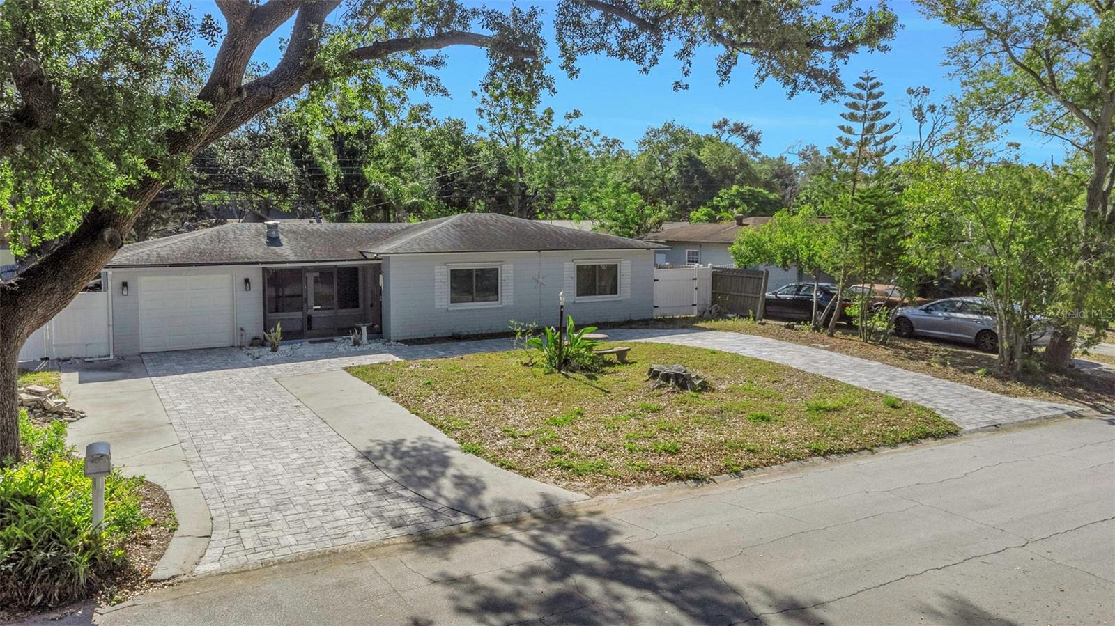 2025 TEMPLE TER, CLEARWATER, FL — photo 4