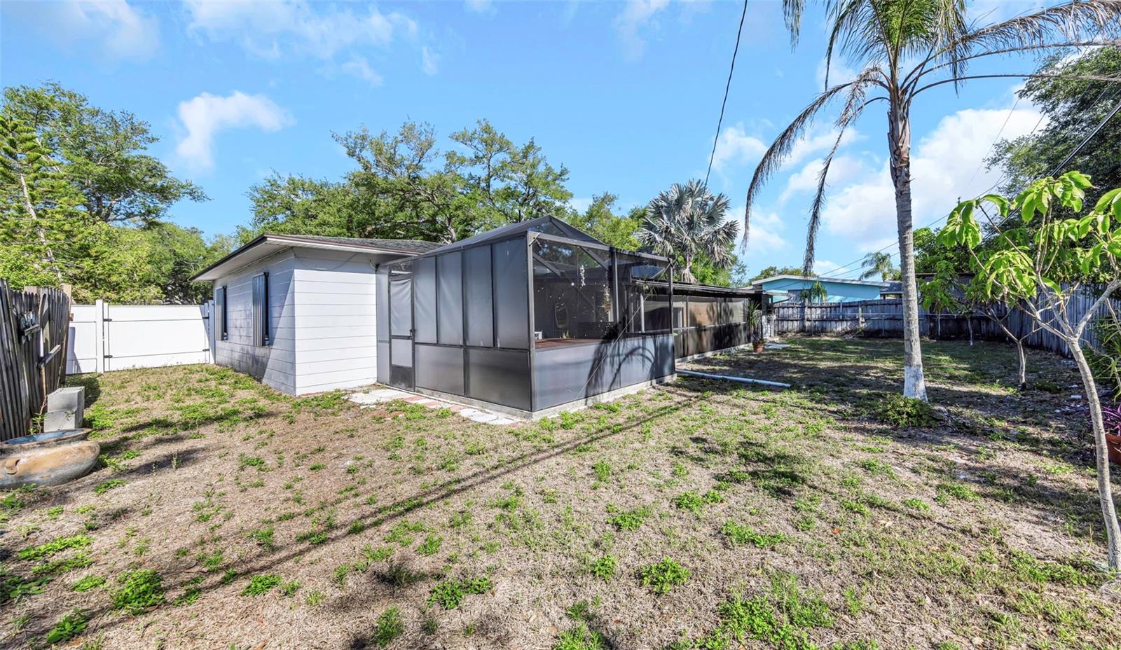 2025 TEMPLE TER, CLEARWATER, FL — photo 43