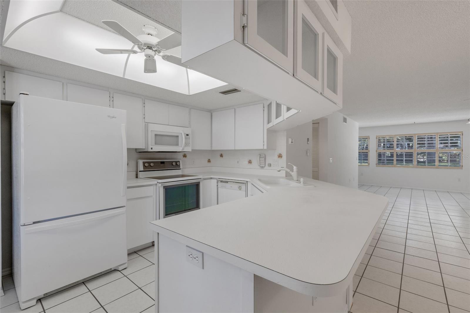 528 W VENICE AVE ## 1, VENICE, FL — photo 11