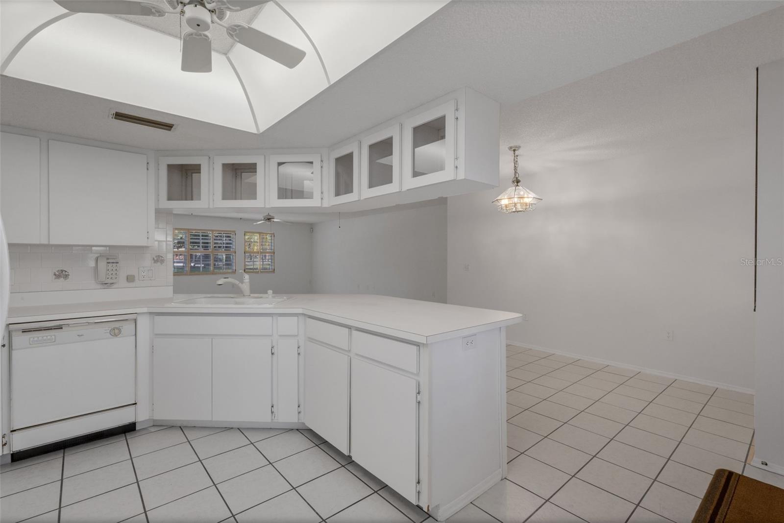 528 W VENICE AVE ## 1, VENICE, FL — photo 12