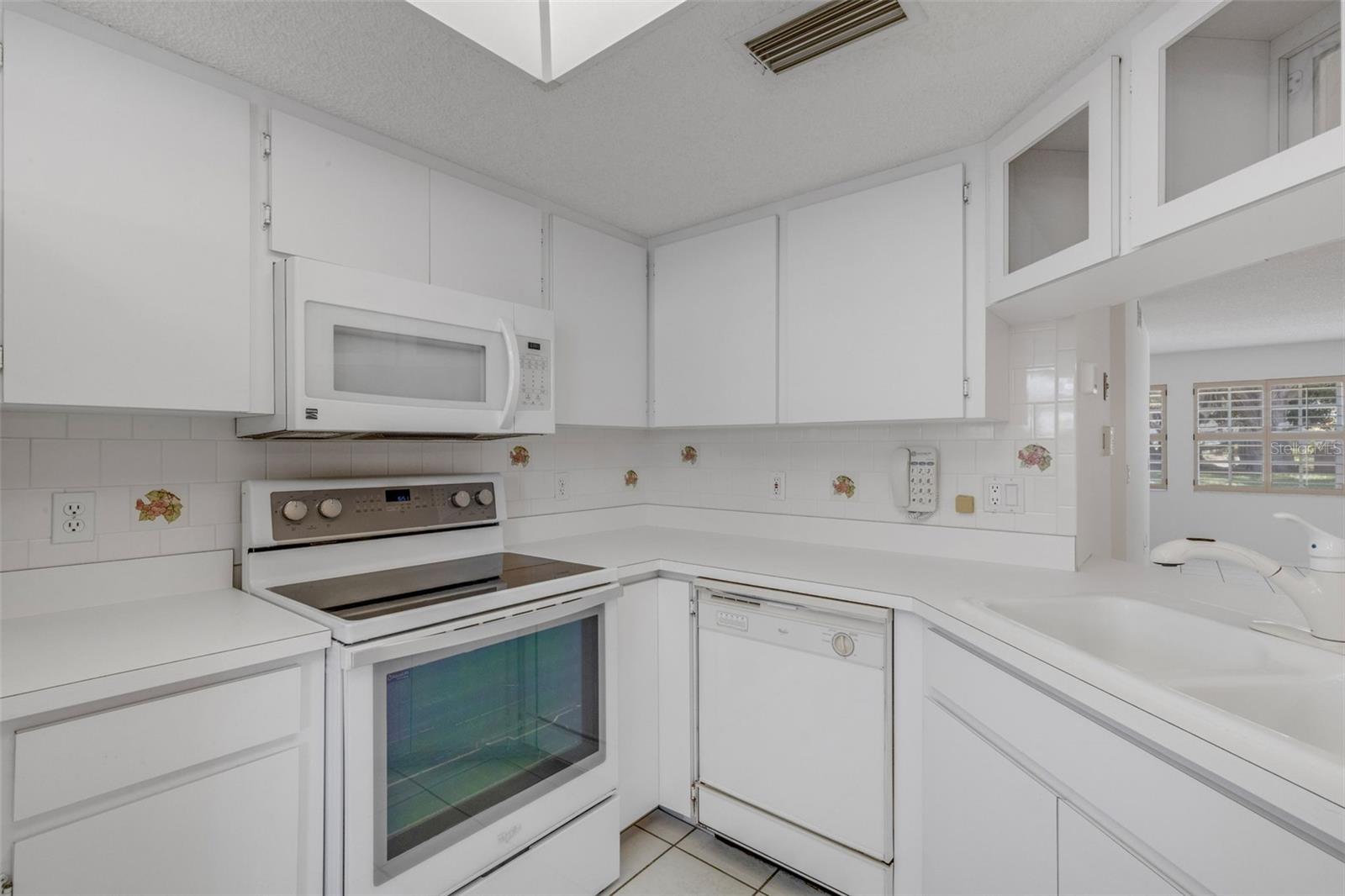 528 W VENICE AVE ## 1, VENICE, FL — photo 13