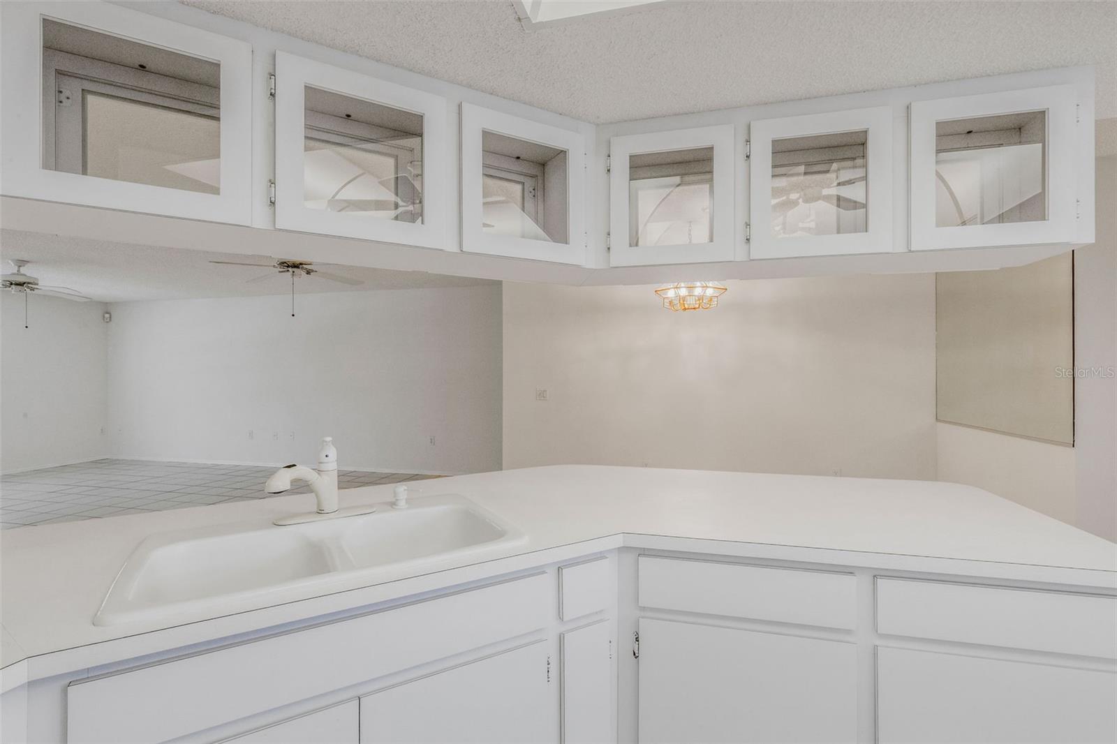 528 W VENICE AVE ## 1, VENICE, FL — photo 14