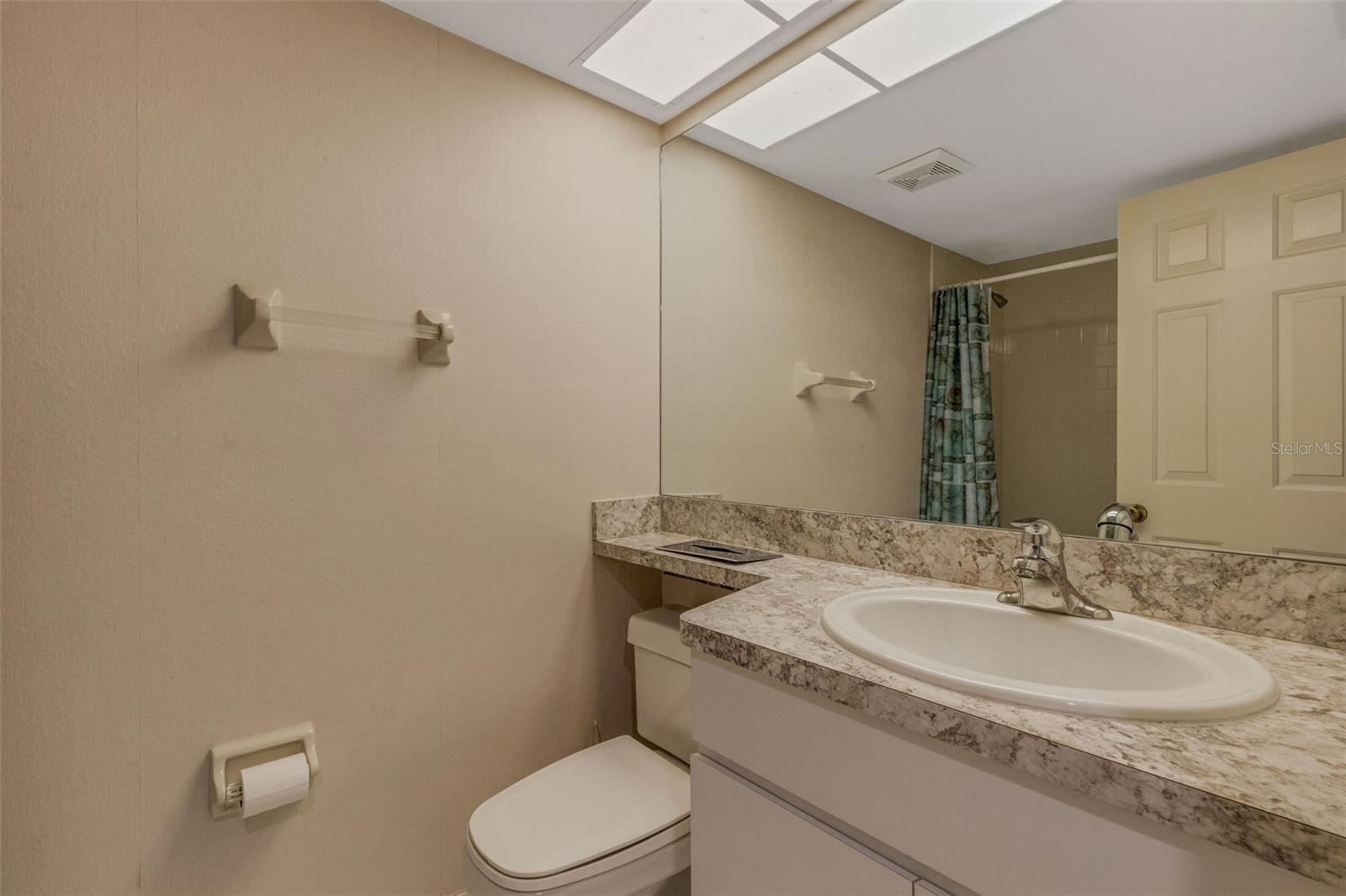 528 W VENICE AVE ## 1, VENICE, FL — photo 31