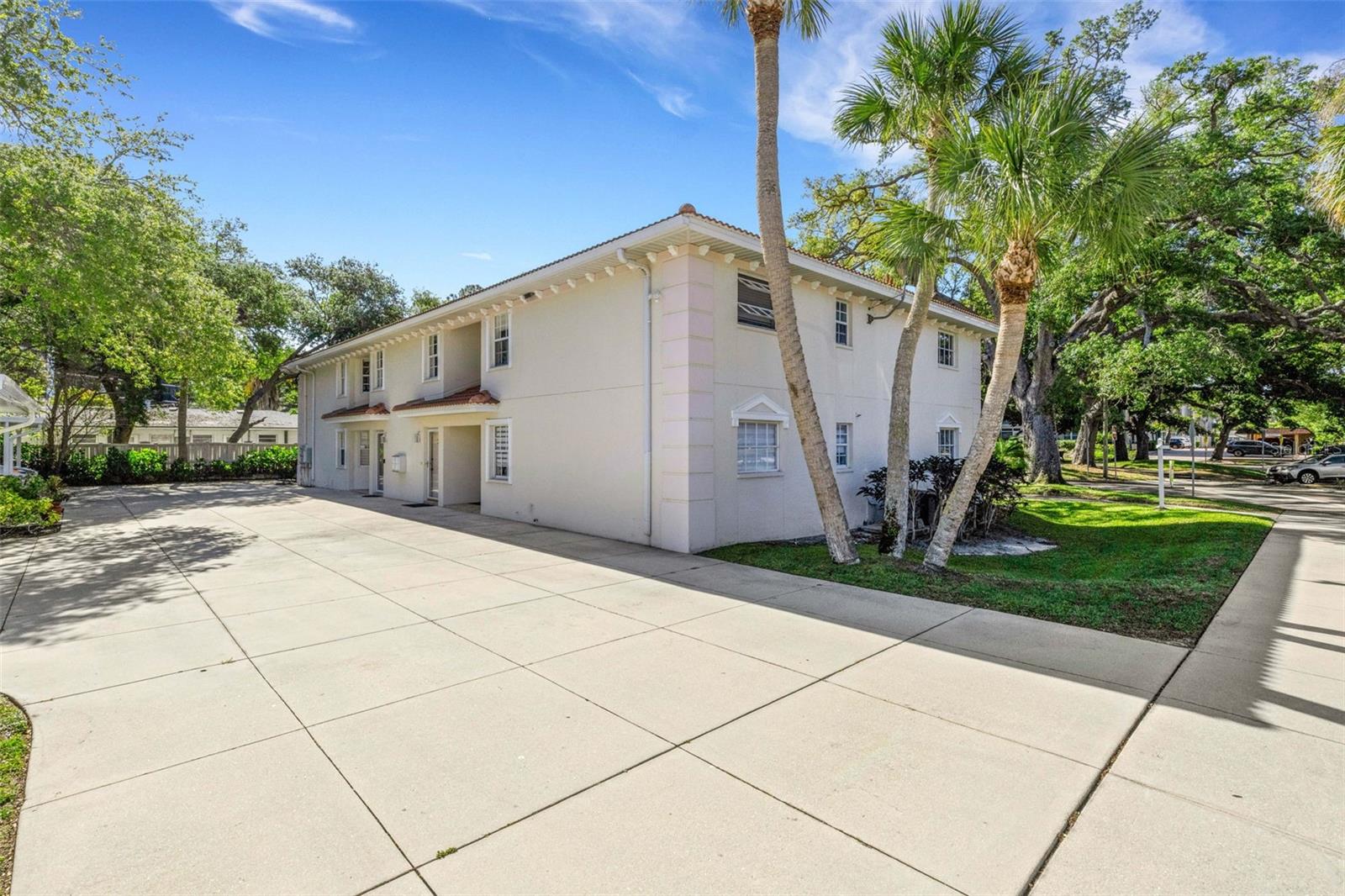 528 W VENICE AVE ## 1, VENICE, FL — photo 33