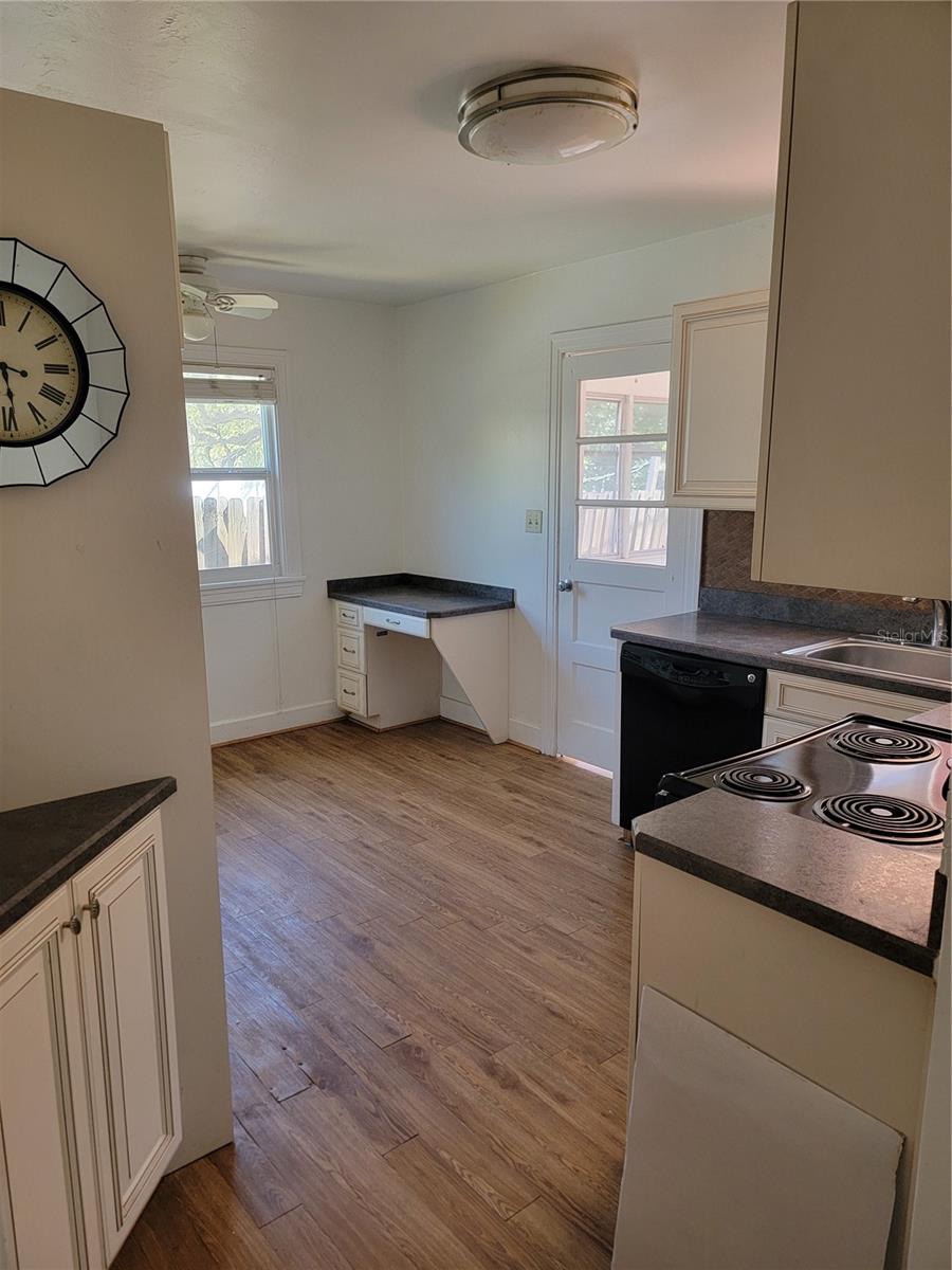 3720 4TH AVE N, ST PETERSBURG, FL — photo 25
