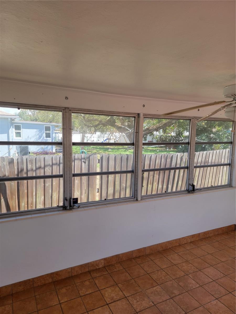 3720 4TH AVE N, ST PETERSBURG, FL — photo 31