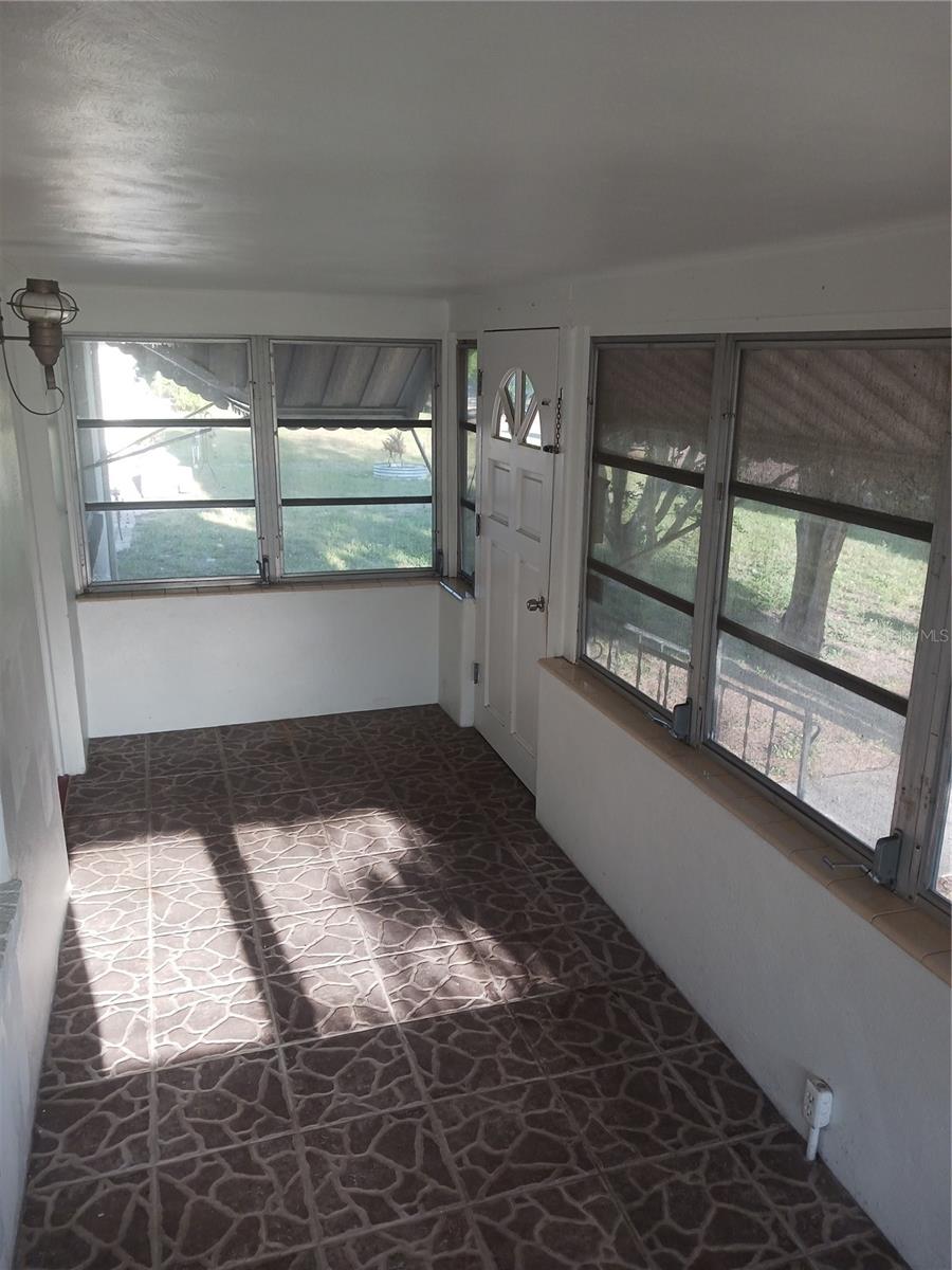3720 4TH AVE N, ST PETERSBURG, FL — photo 34