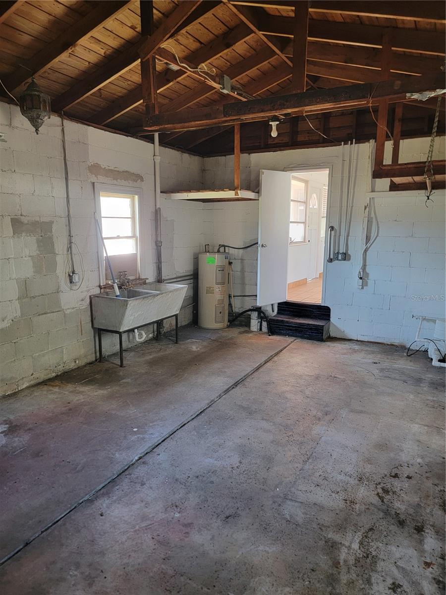 3720 4TH AVE N, ST PETERSBURG, FL — photo 39