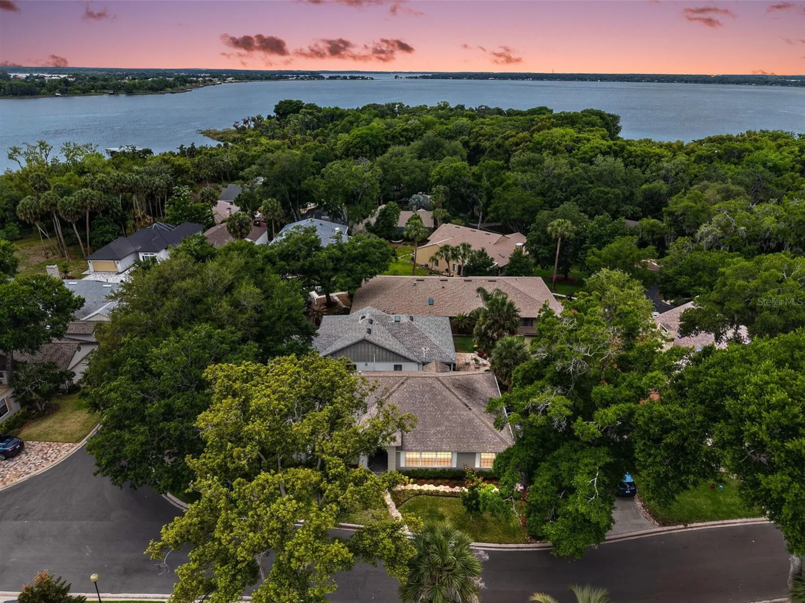 605 SANDLAKE CT, MOUNT DORA, FL — photo 1