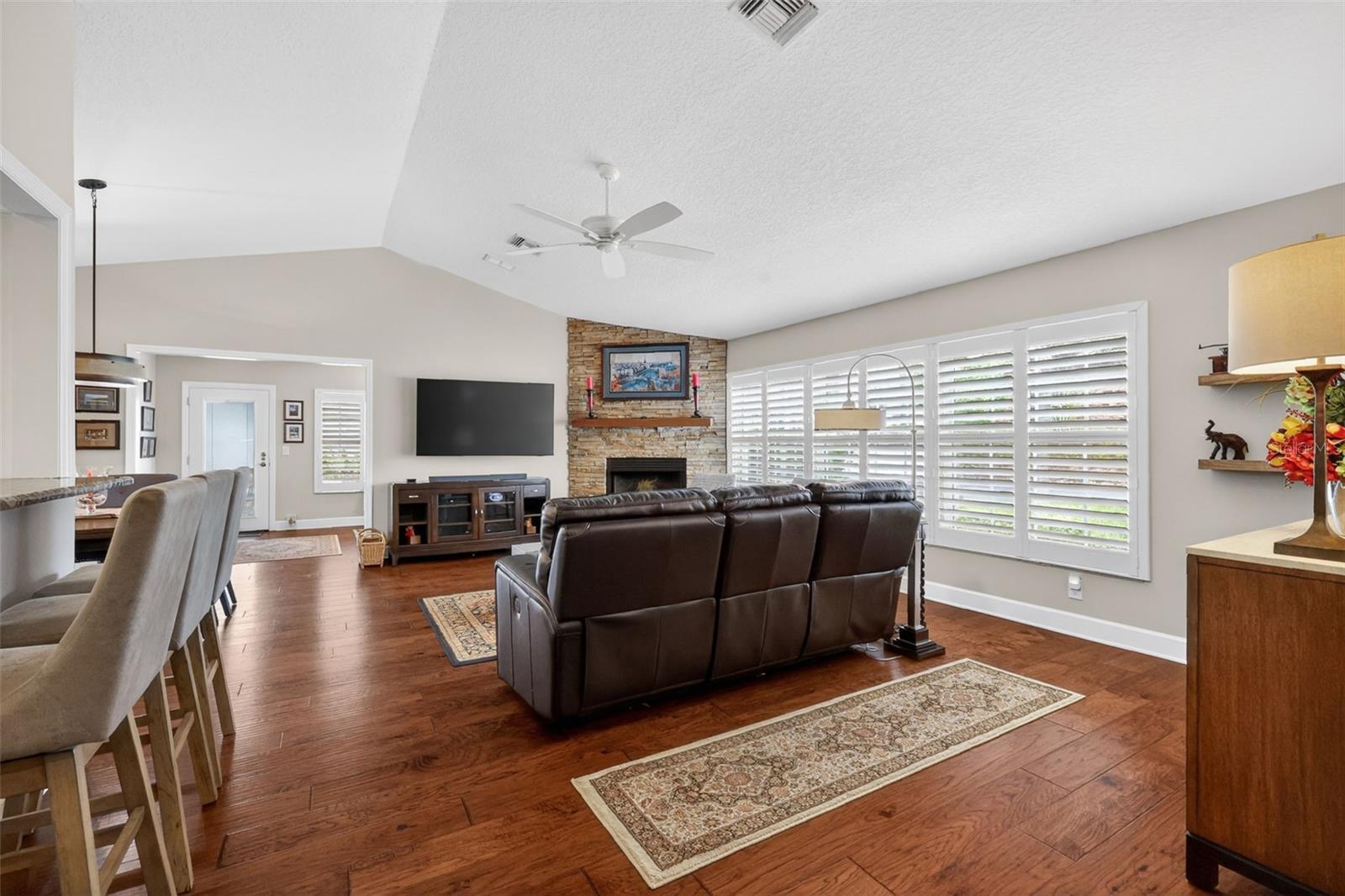 605 SANDLAKE CT, MOUNT DORA, FL — photo 37