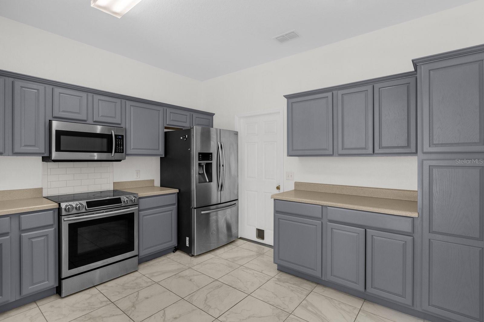 5090 NE 122ND BLVD, OXFORD, FL — photo 8
