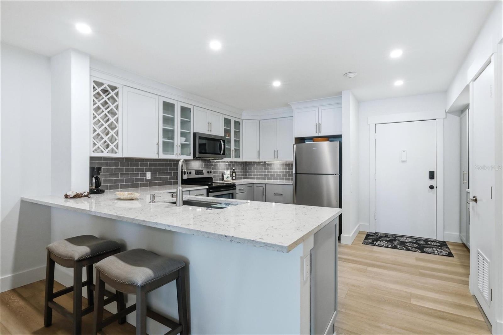 2100 BENJAMIN FRANKLIN DR #205, SARASOTA, FL — photo 14