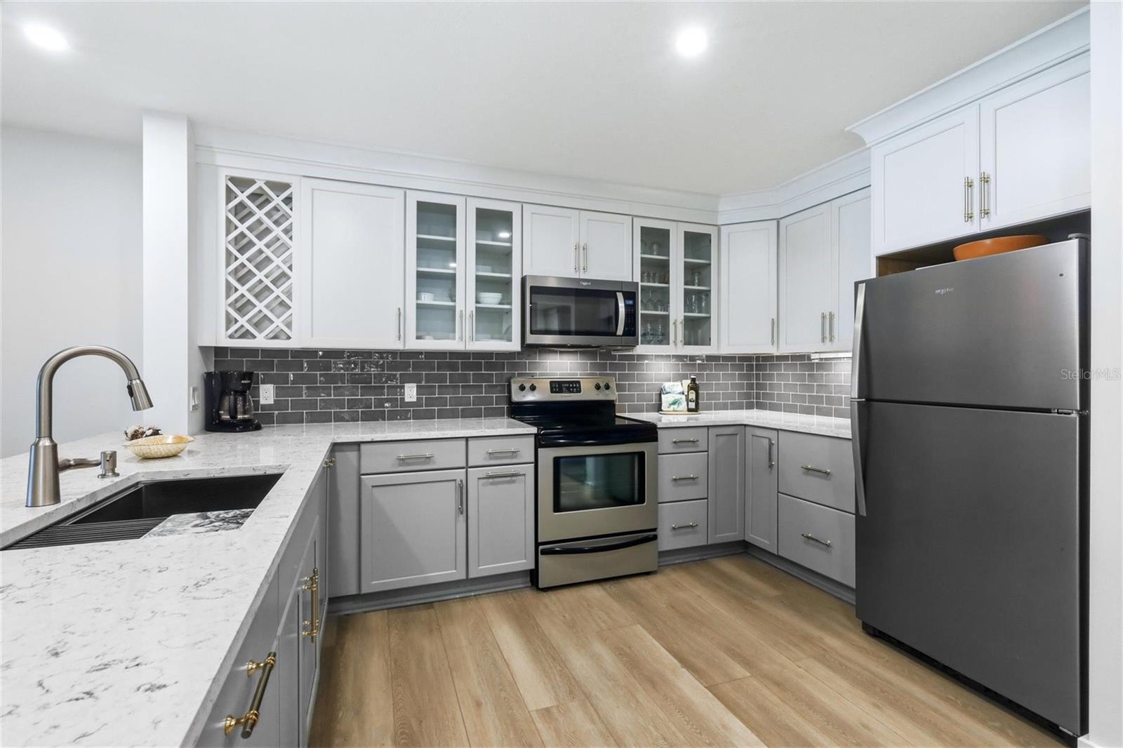 2100 BENJAMIN FRANKLIN DR #205, SARASOTA, FL — photo 15