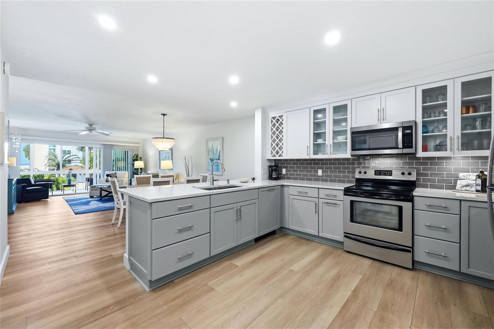 2100 BENJAMIN FRANKLIN DR #205, SARASOTA, FL — photo 16