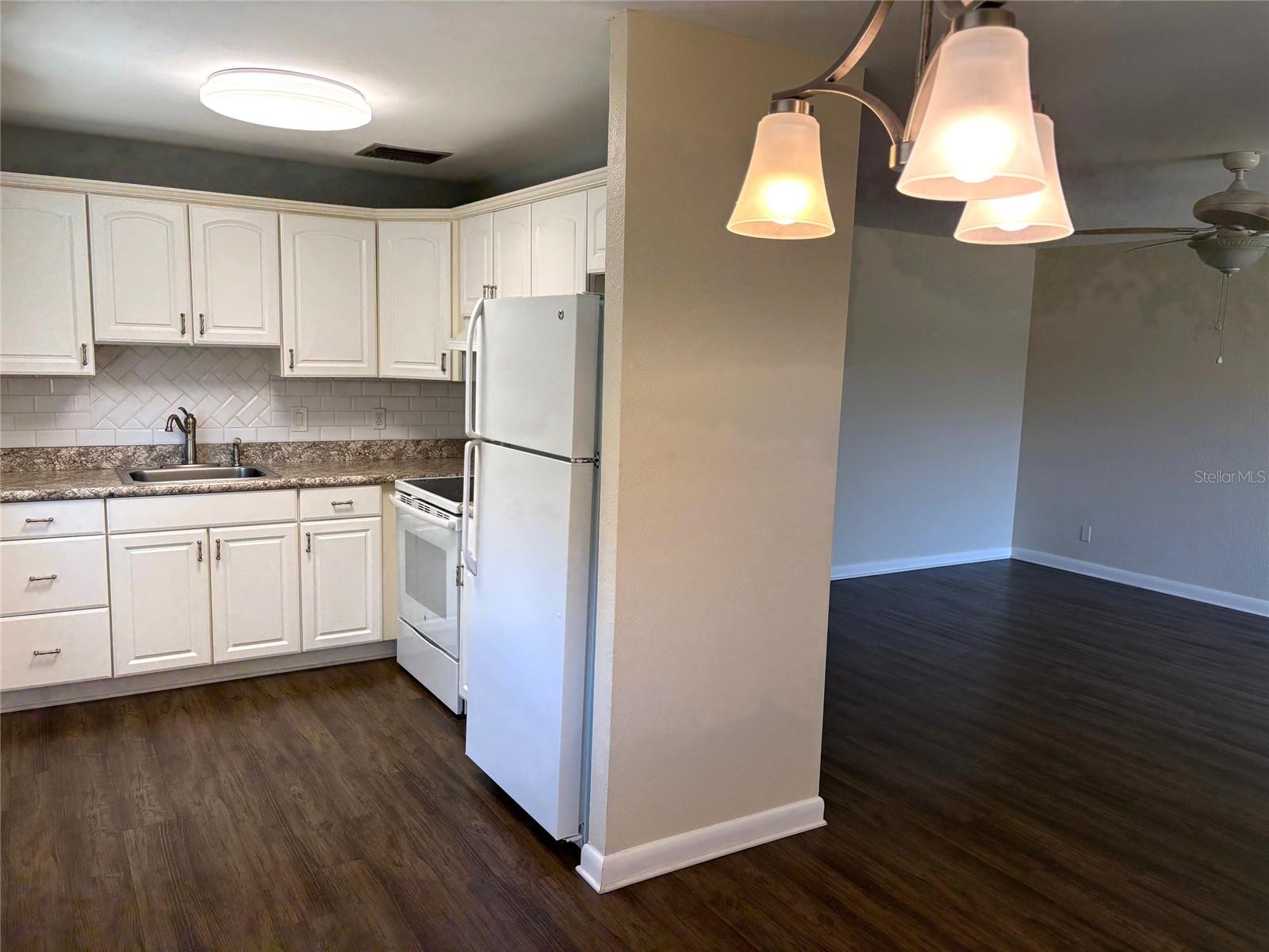 2202 CLUBHOUSE DR #185, SUN CITY CENTER, FL — photo 9
