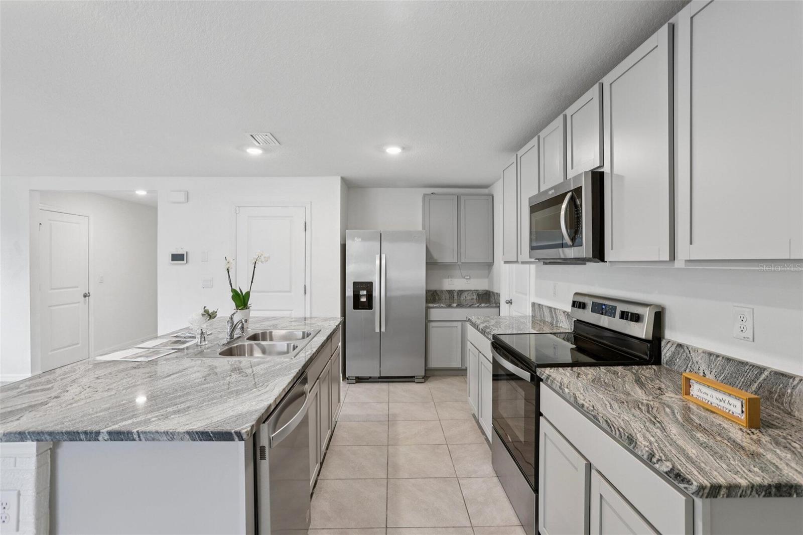 7530 BROAD POINTE DR, ZEPHYRHILLS, FL — photo 4