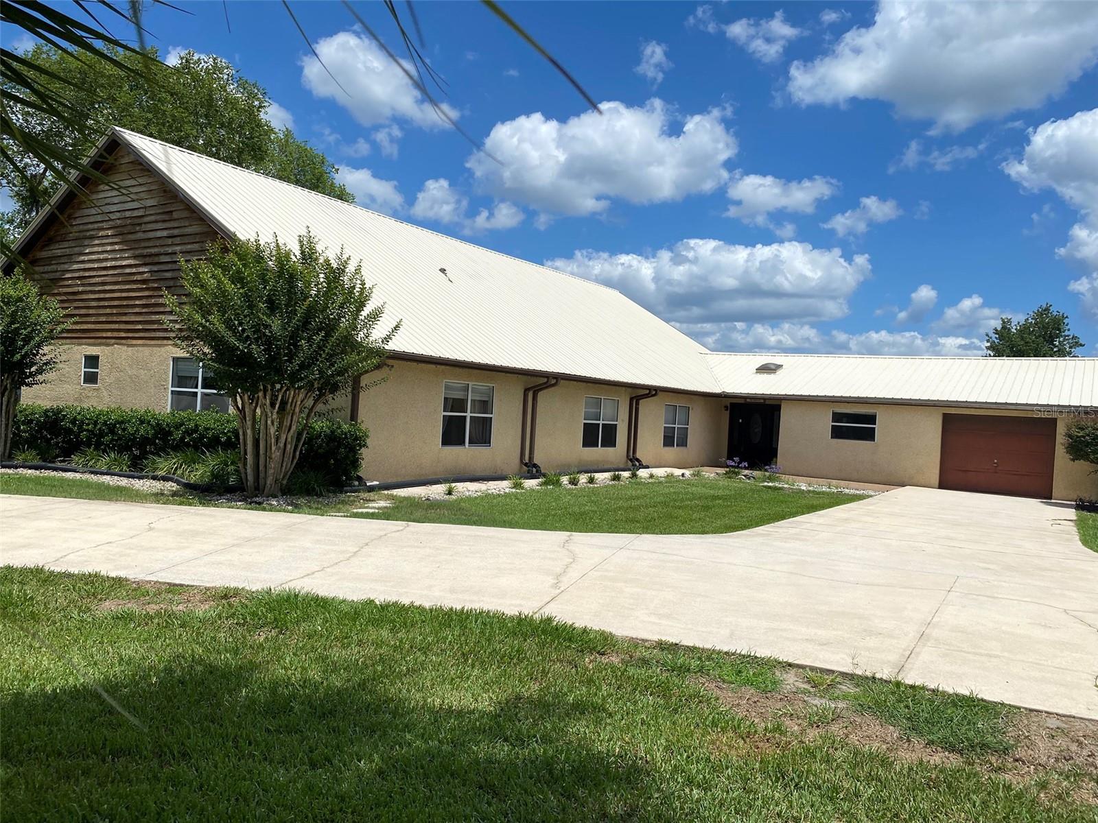229 LAKE IDA POINT DR, INTERLACHEN, FL
