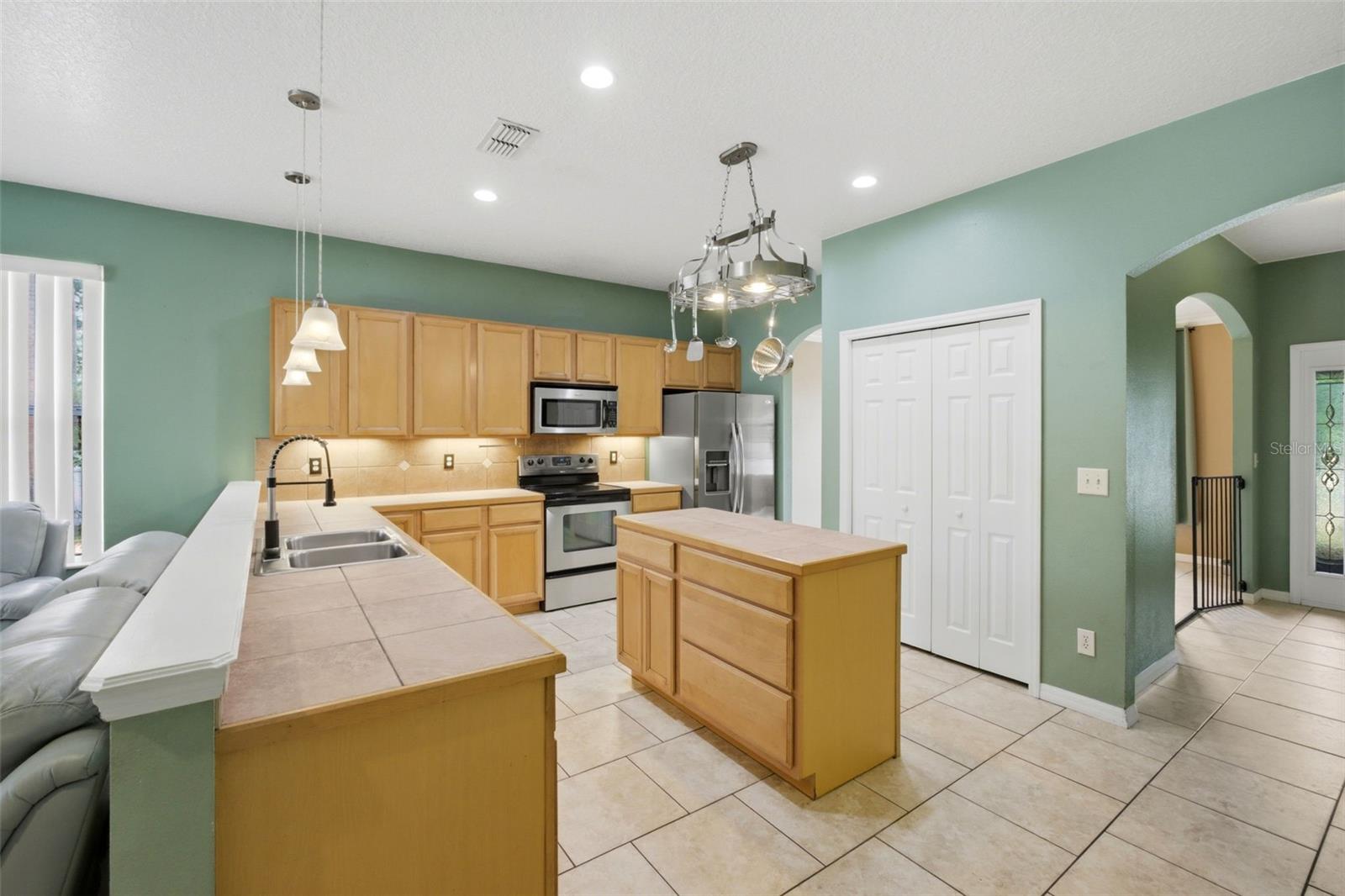 35937 DAWN DR, LEESBURG, FL — photo 17