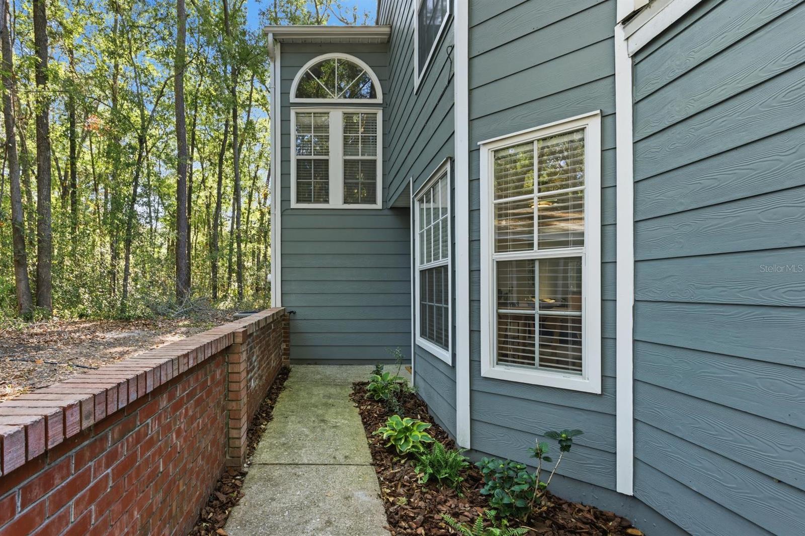 239 NW 48TH BLVD, GAINESVILLE, FL — photo 2