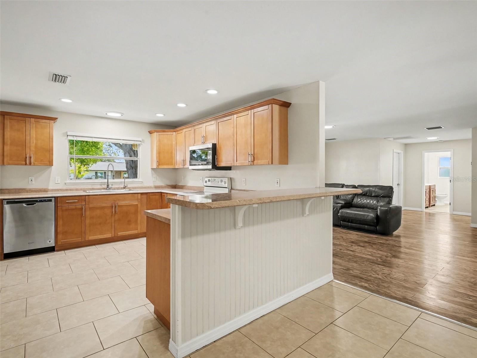 704 S LOCKWOOD RIDGE RD, SARASOTA, FL — photo 16