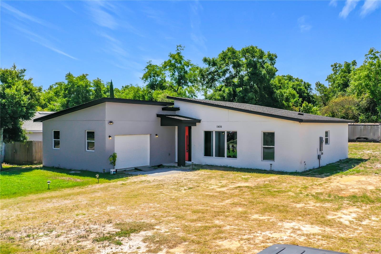 11426 LAKEVIEW DR, LEESBURG, FL