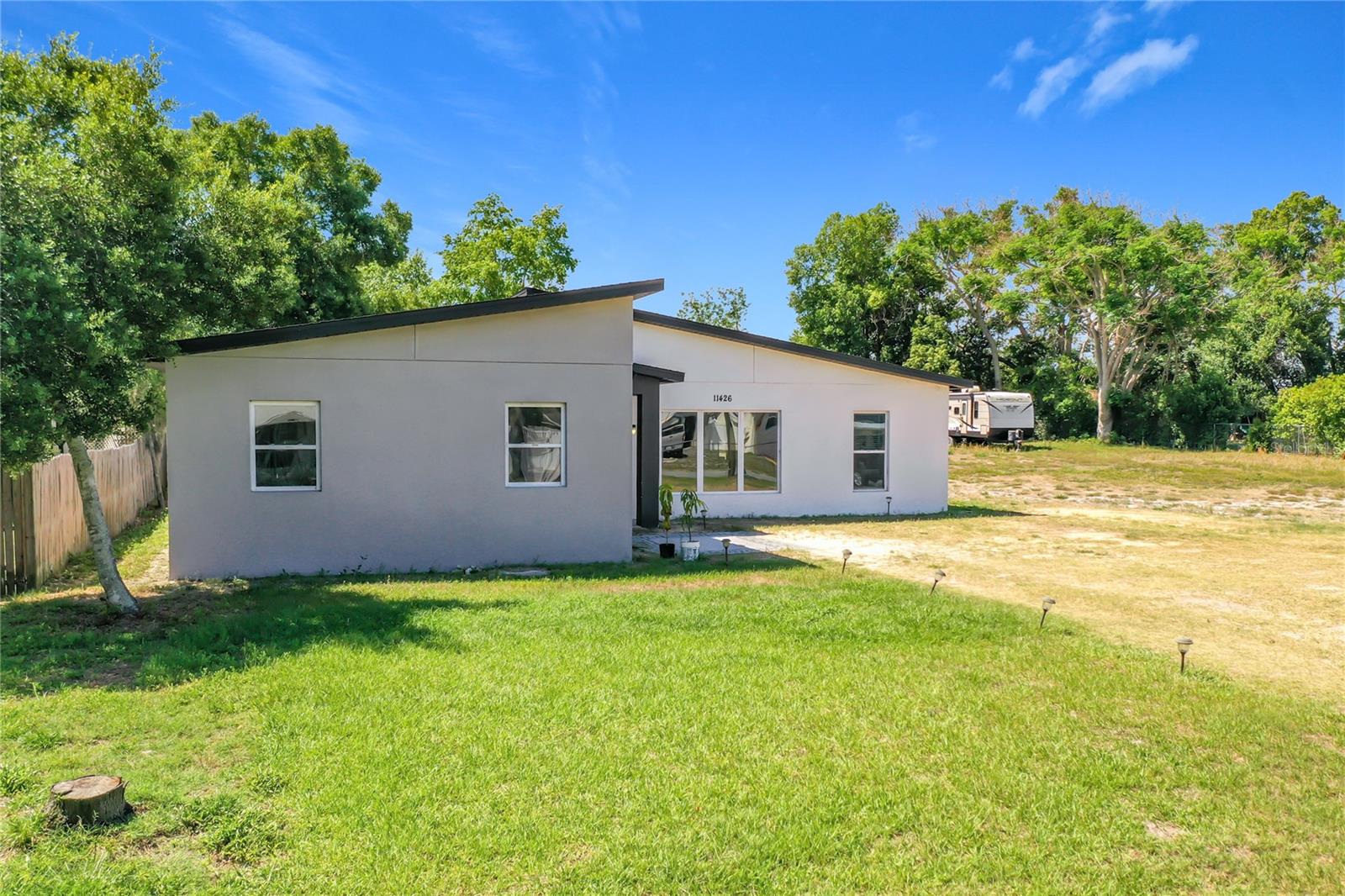 11426 LAKEVIEW DR, LEESBURG, FL — photo 5