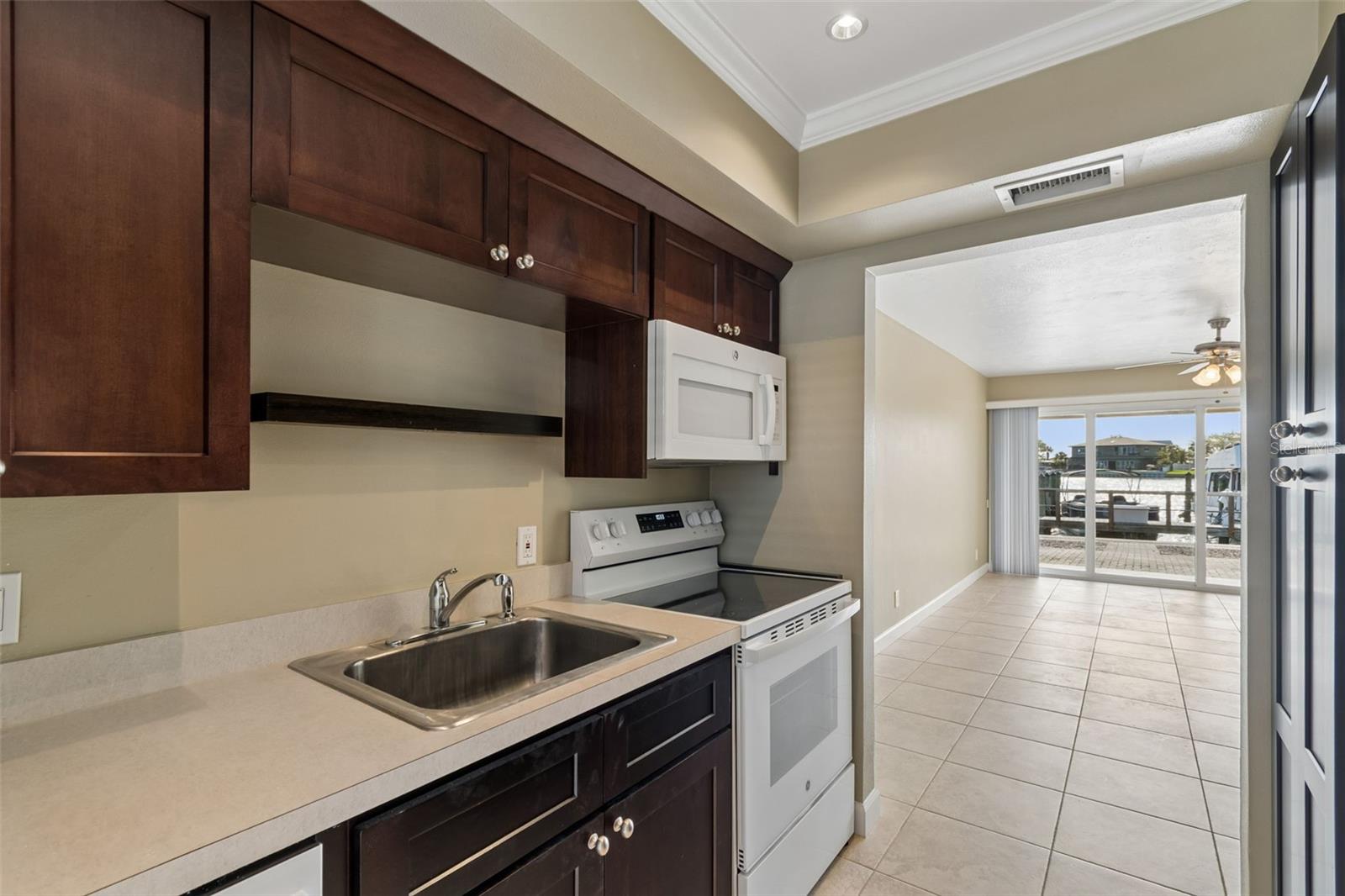 2307 BAY BLVD, INDIAN ROCKS BEACH, FL — photo 28
