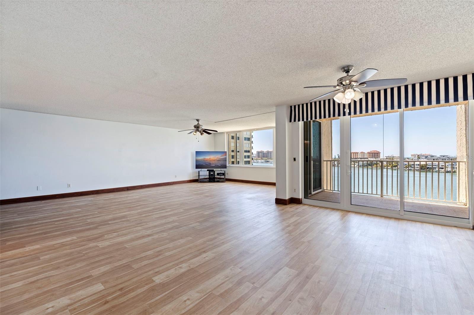 736 ISLAND WAY #504, CLEARWATER BEACH, FL — photo 3