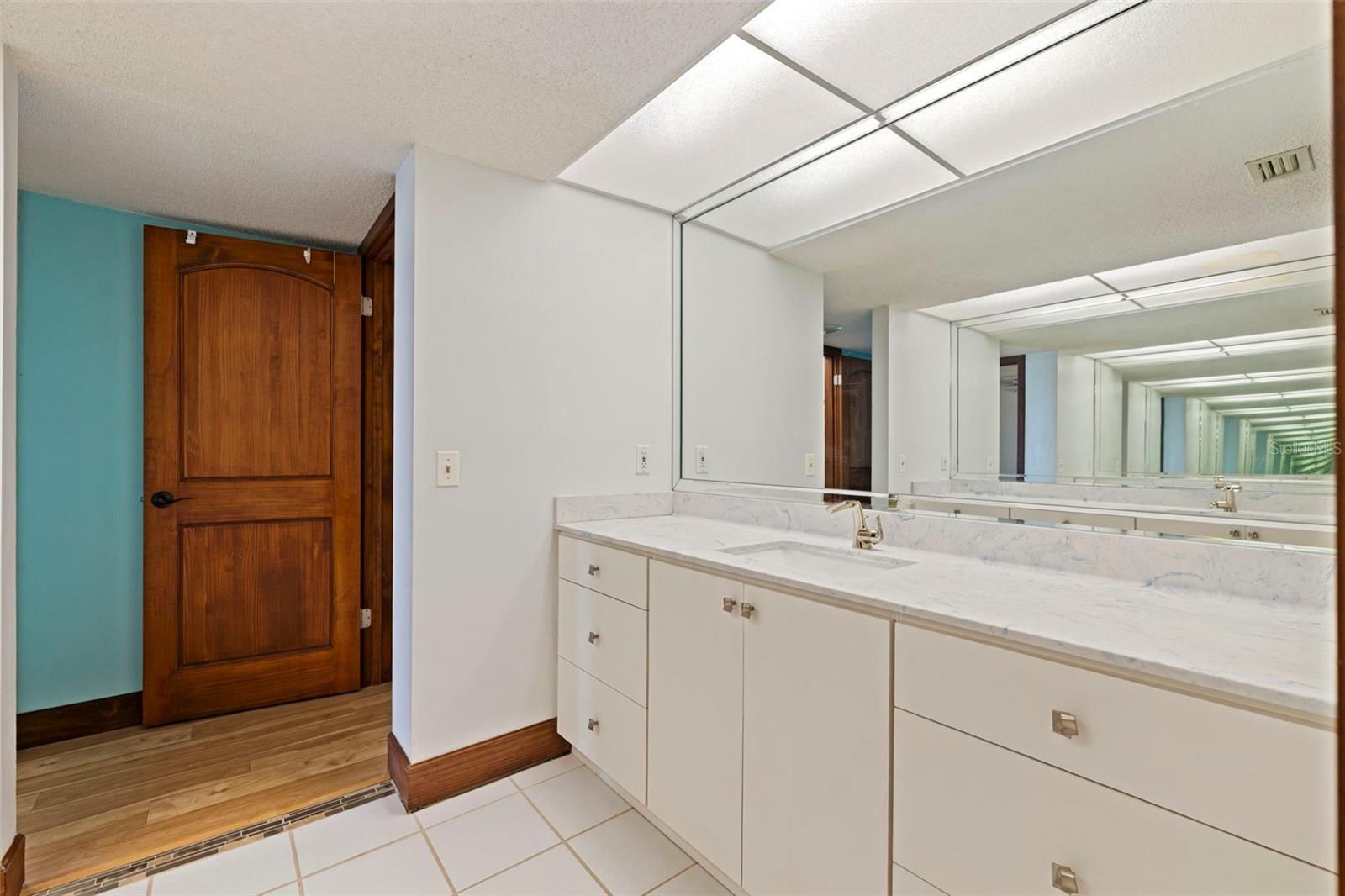 736 ISLAND WAY #504, CLEARWATER BEACH, FL — photo 29