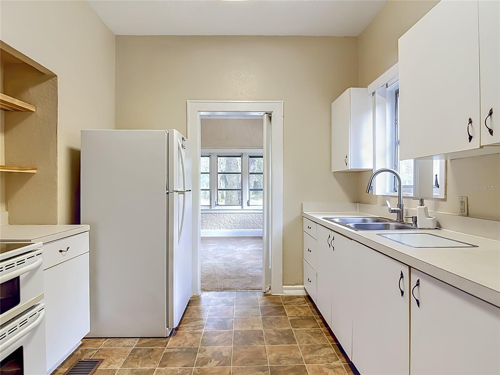 224 S SALISBURY AVE, DELAND, FL — photo 12