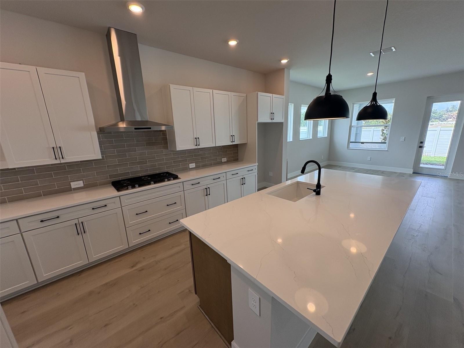 6823 HERON MEADOW DR, SARASOTA, FL — photo 7