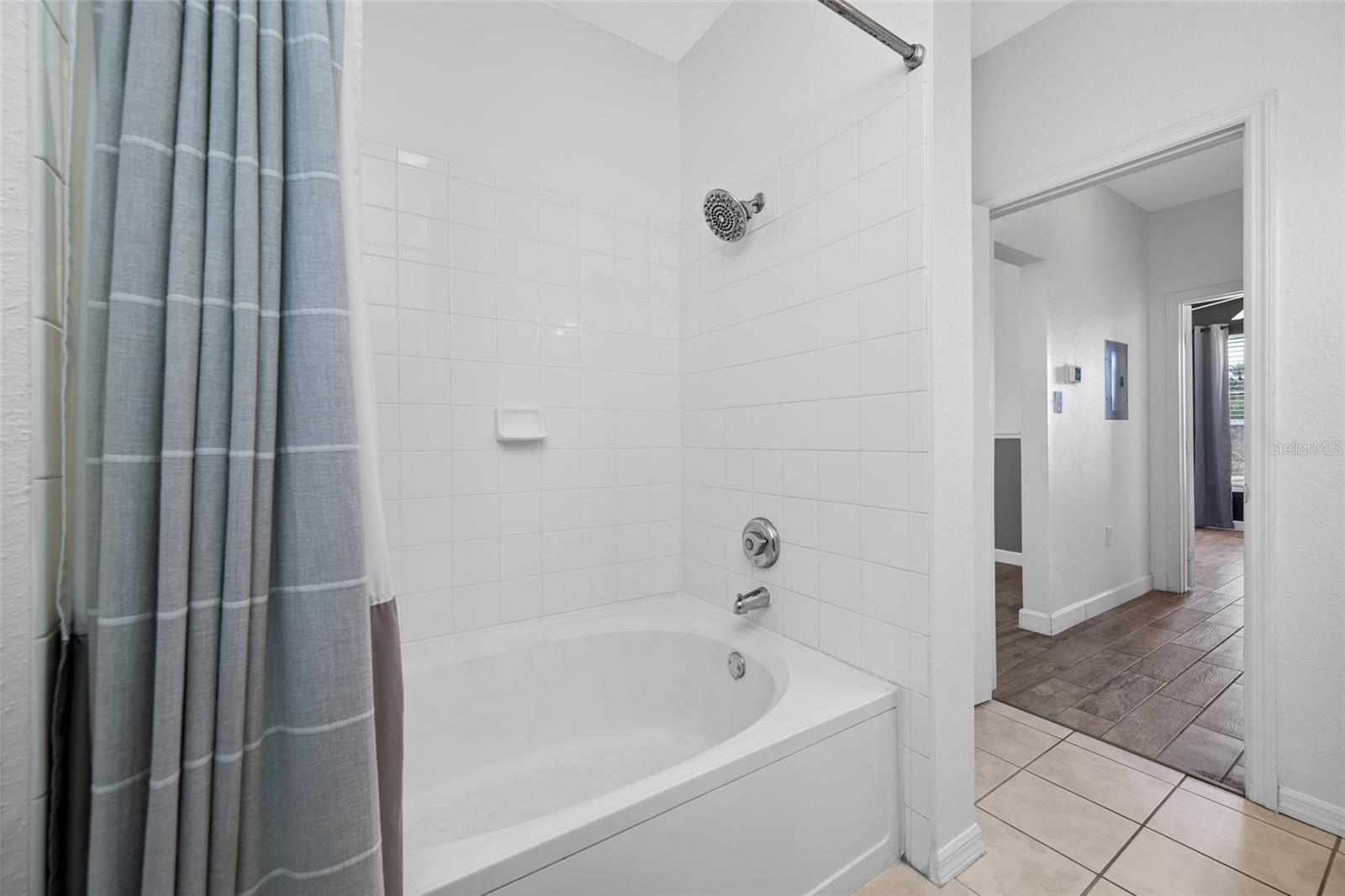 5000 CULBREATH KEY WAY #1-201, TAMPA, FL — photo 33