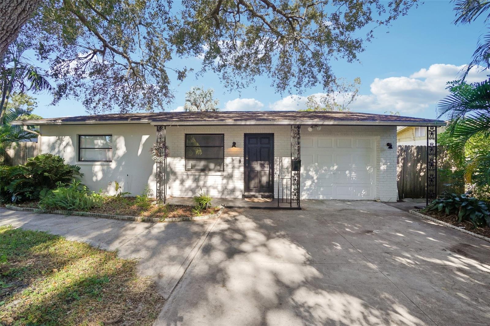 162 SE LINCOLN CIR N, ST PETERSBURG, FL — photo 3