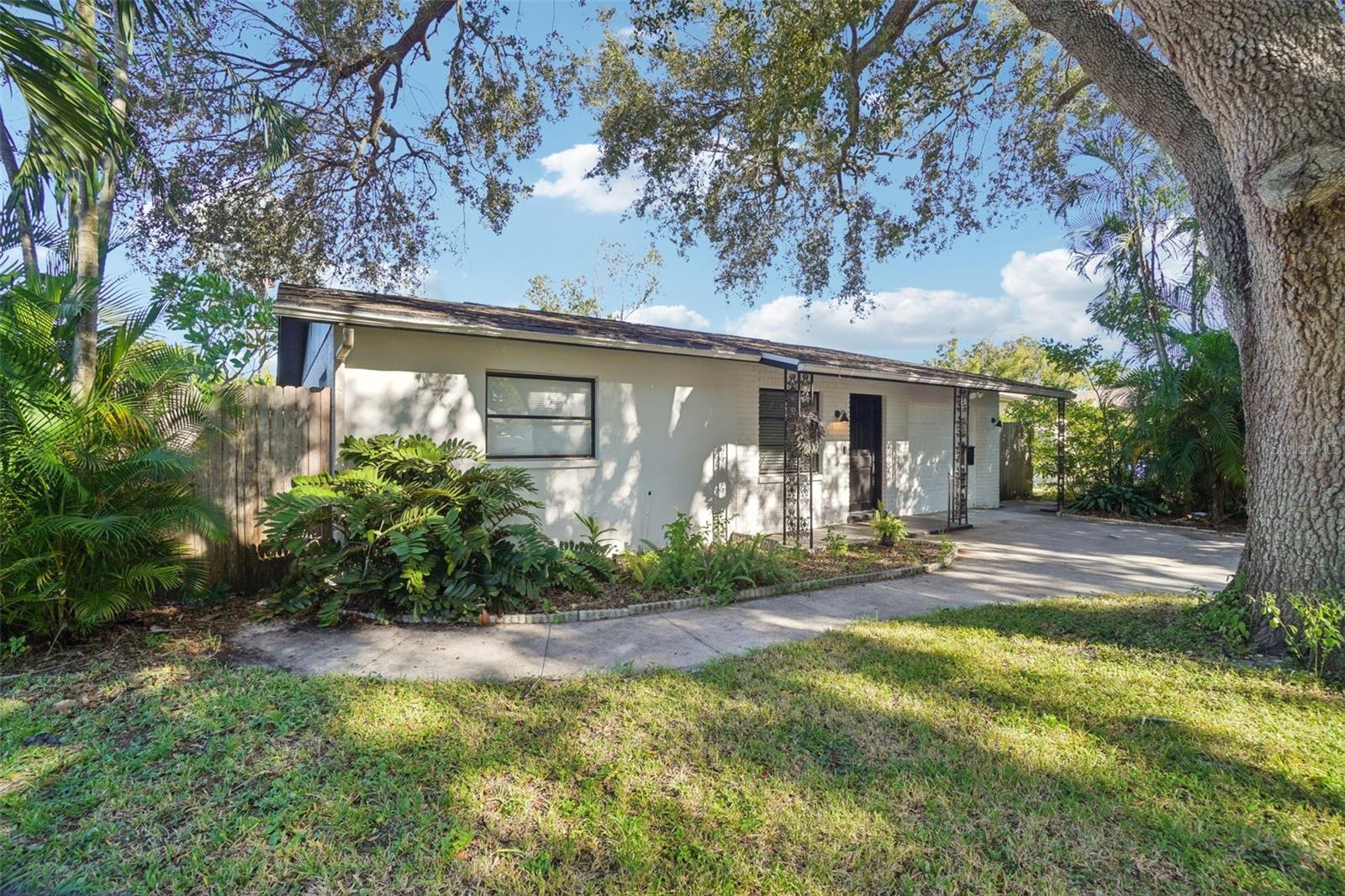162 SE LINCOLN CIR N, ST PETERSBURG, FL — photo 4