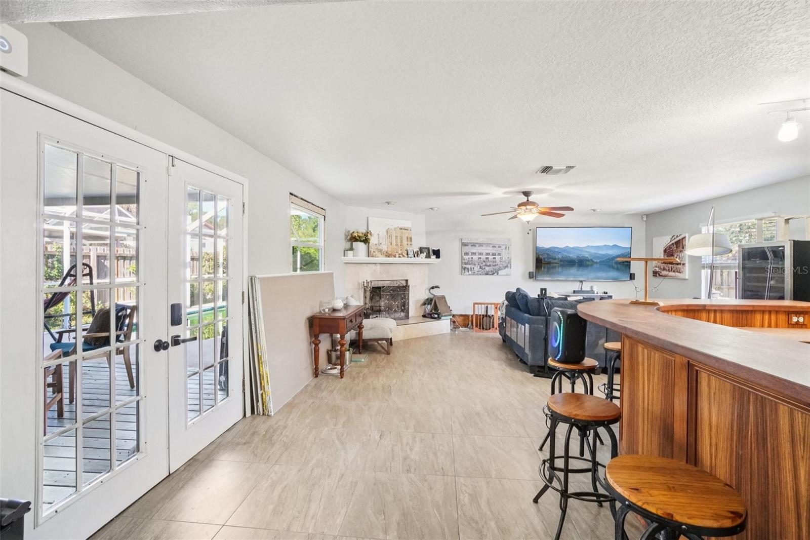 162 SE LINCOLN CIR N, ST PETERSBURG, FL — photo 24