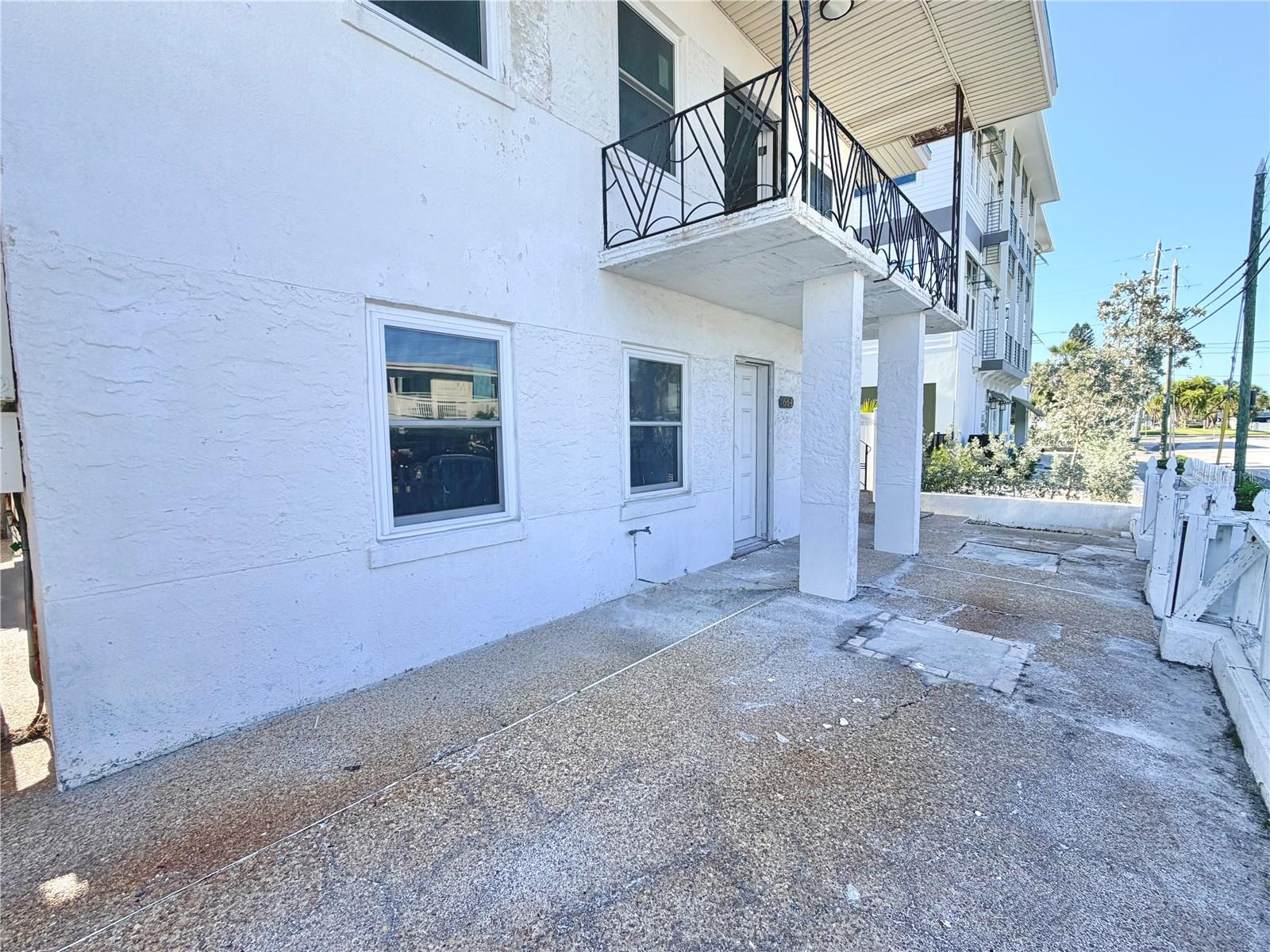664 MANDALAY AVE, CLEARWATER BEACH, FL — photo 5