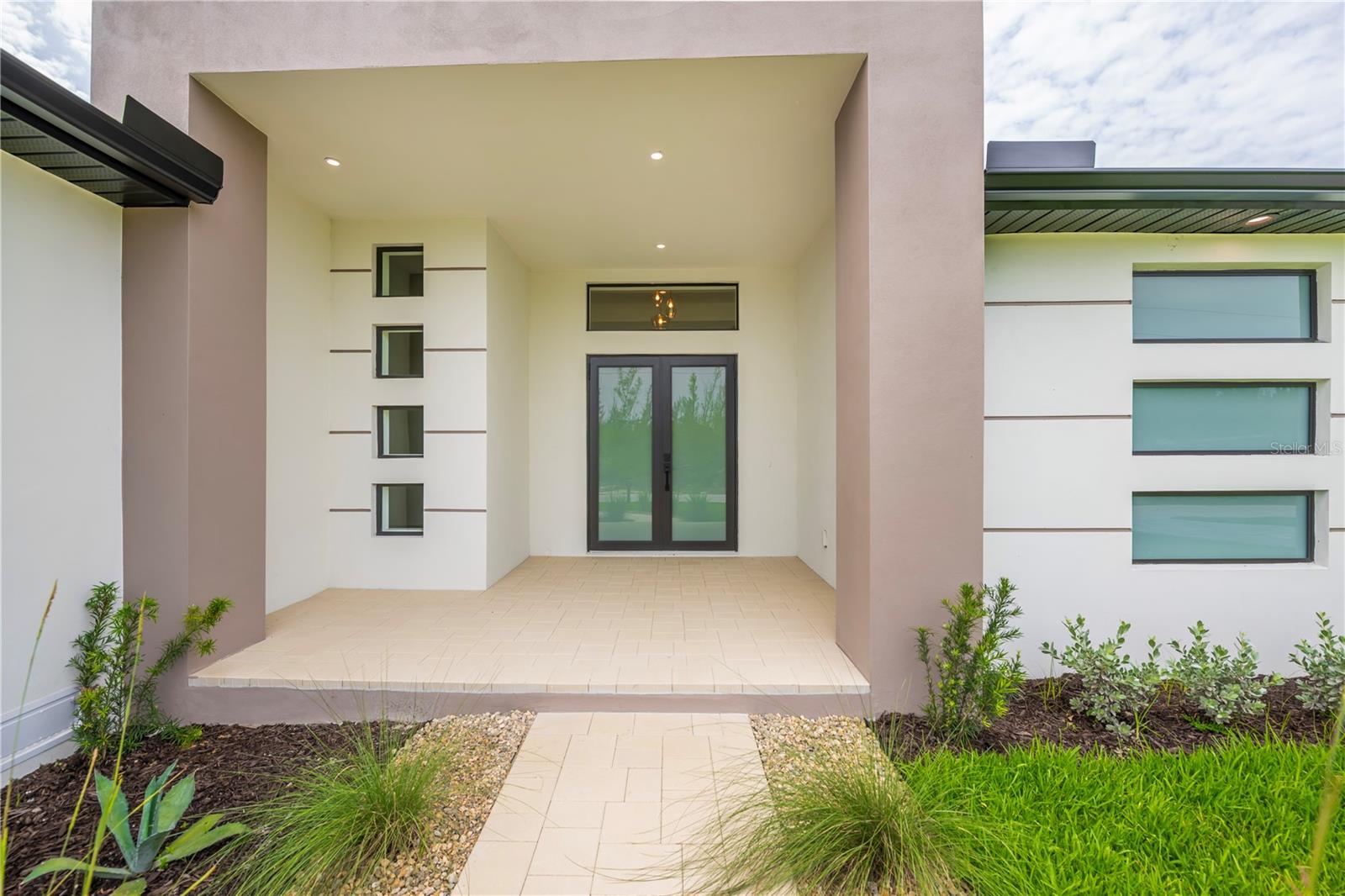 16692 LIGGETT CIR, PORT CHARLOTTE, FL — photo 2
