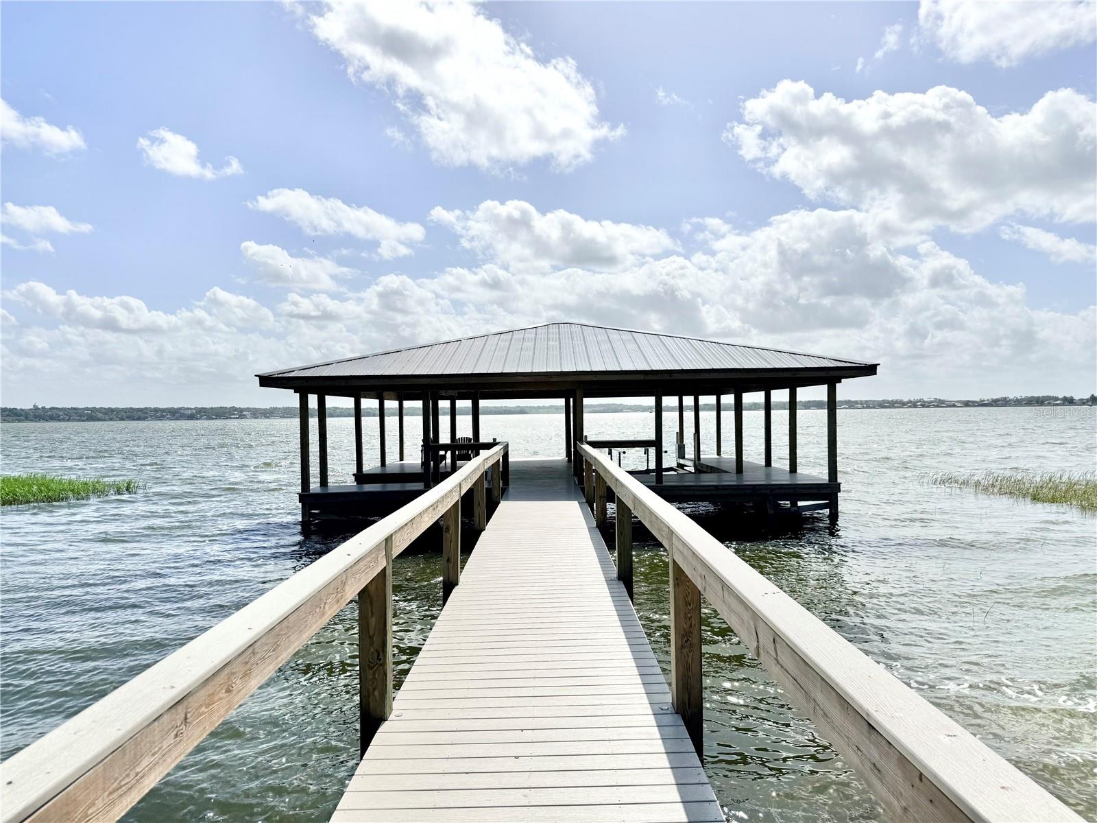3155 LAKESHORE DR, MOUNT DORA, FL