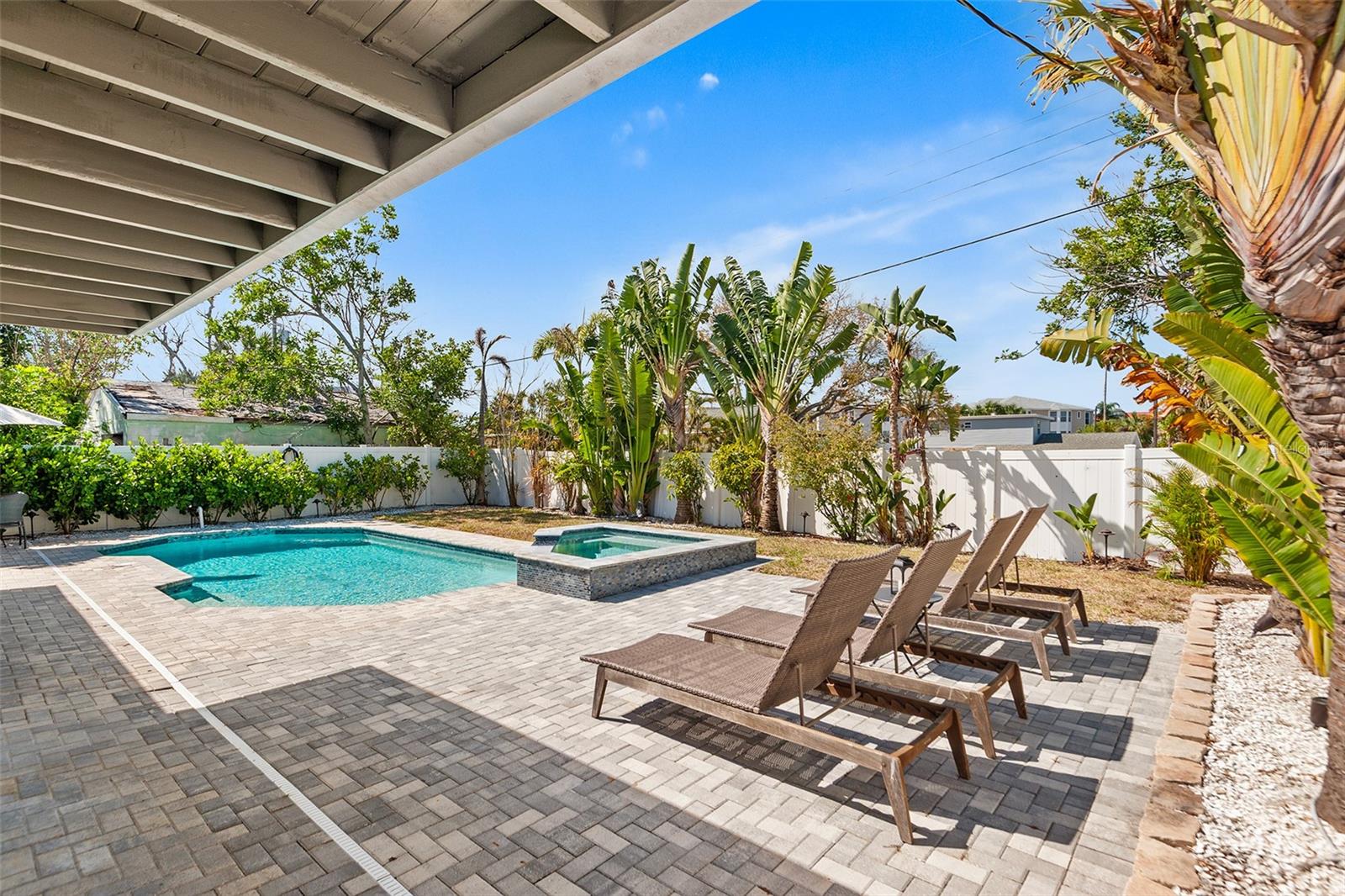 14024 N BAYSHORE DR, MADEIRA BEACH, FL — photo 38