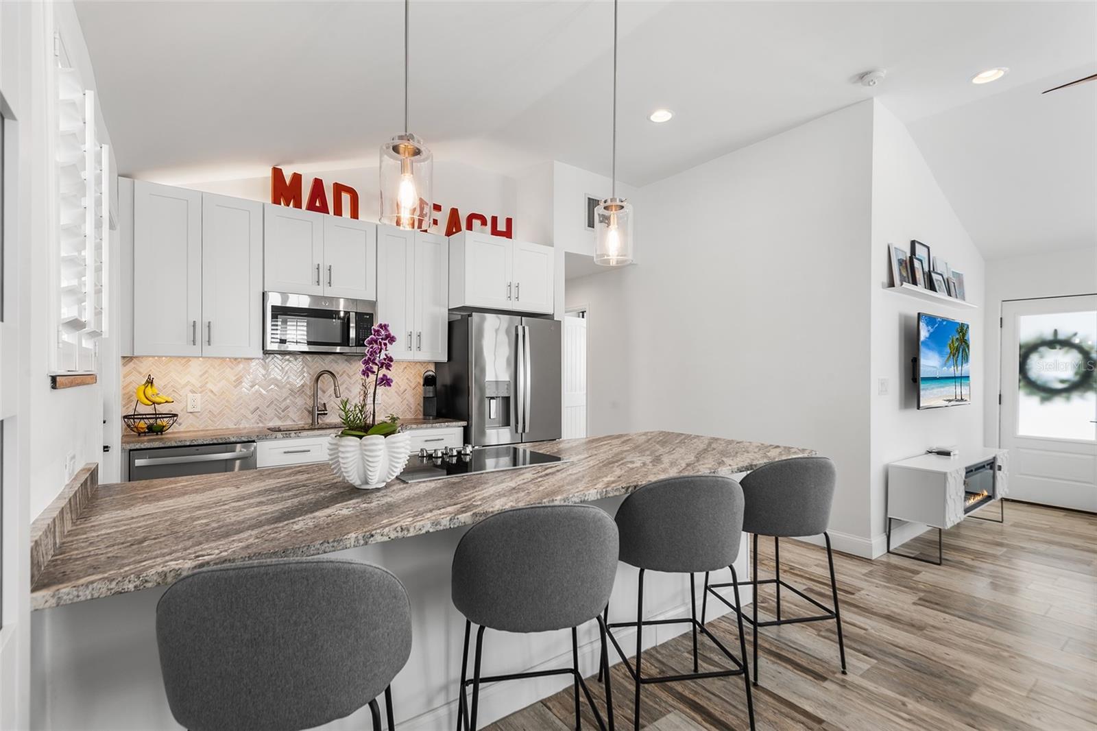 14024 N BAYSHORE DR, MADEIRA BEACH, FL — photo 16
