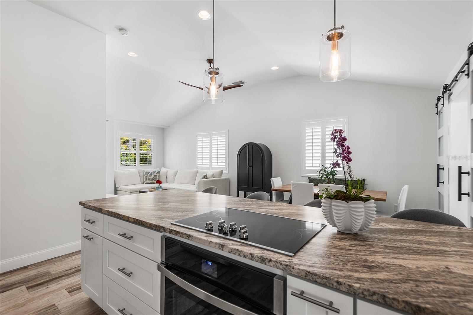 14024 N BAYSHORE DR, MADEIRA BEACH, FL — photo 21