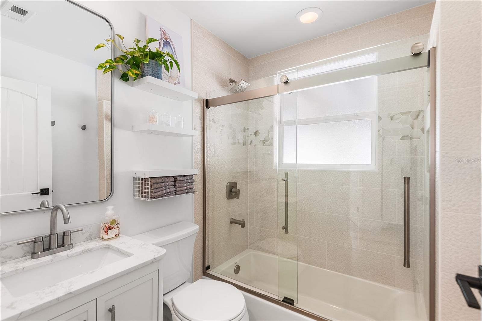 14024 N BAYSHORE DR, MADEIRA BEACH, FL — photo 31