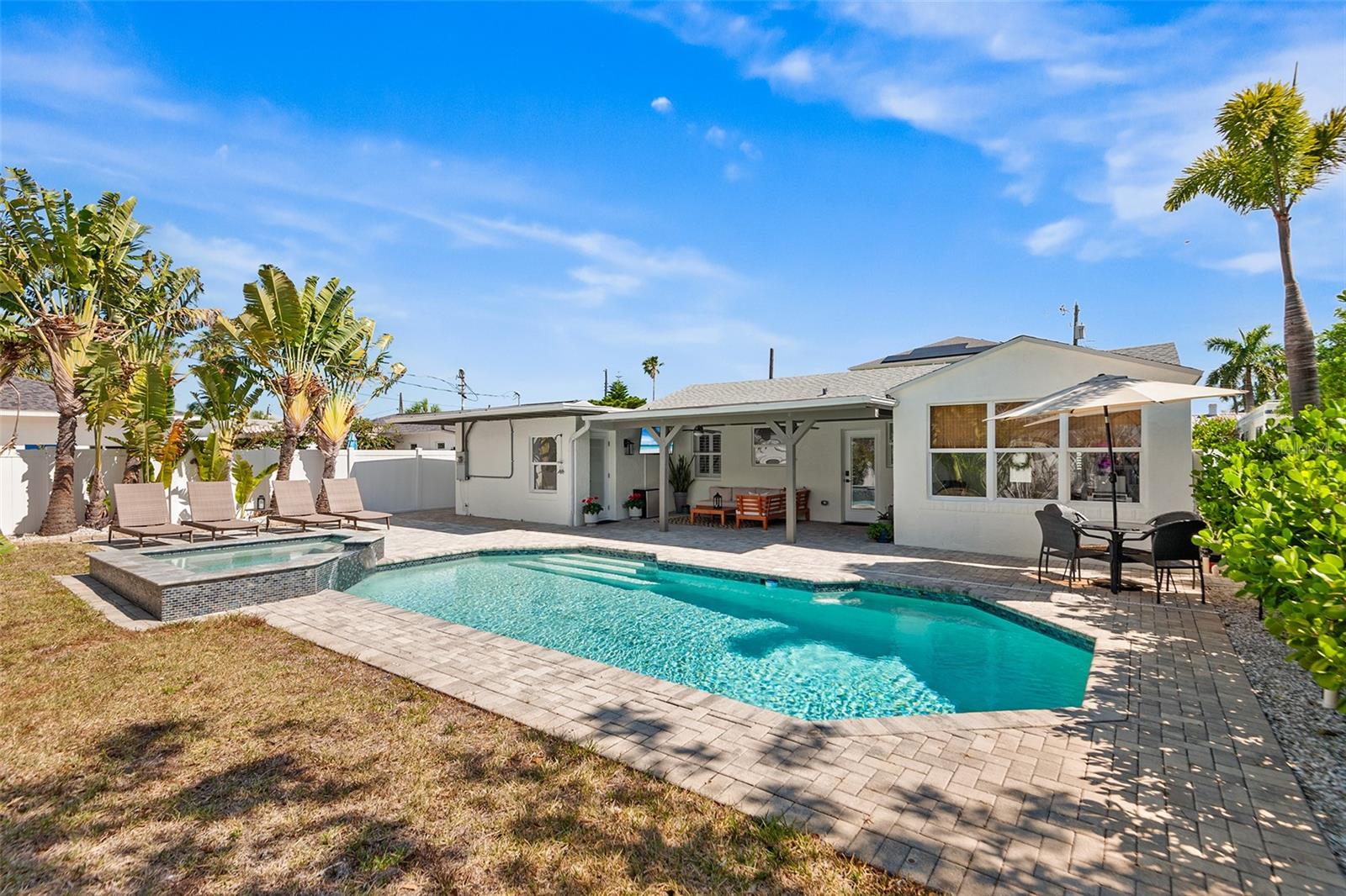 14024 N BAYSHORE DR, MADEIRA BEACH, FL — photo 35