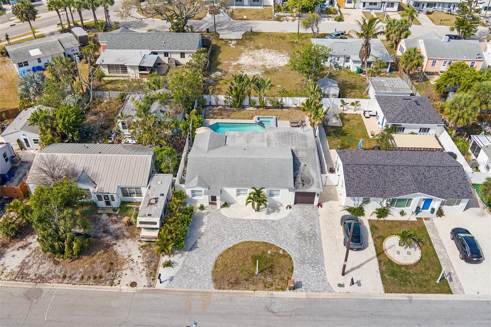 14024 N BAYSHORE DR, MADEIRA BEACH, FL — photo 43