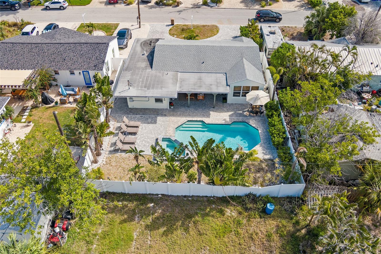 14024 N BAYSHORE DR, MADEIRA BEACH, FL — photo 45