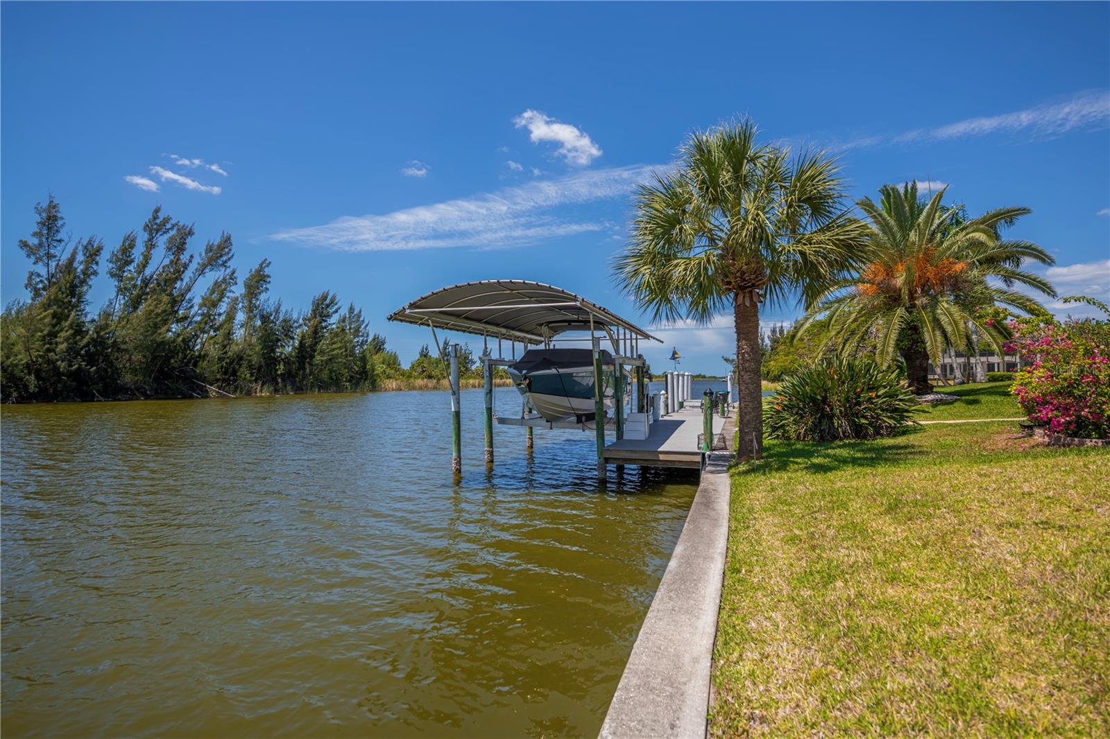 10522 RIVERSIDE RD, PORT CHARLOTTE, FL — photo 43