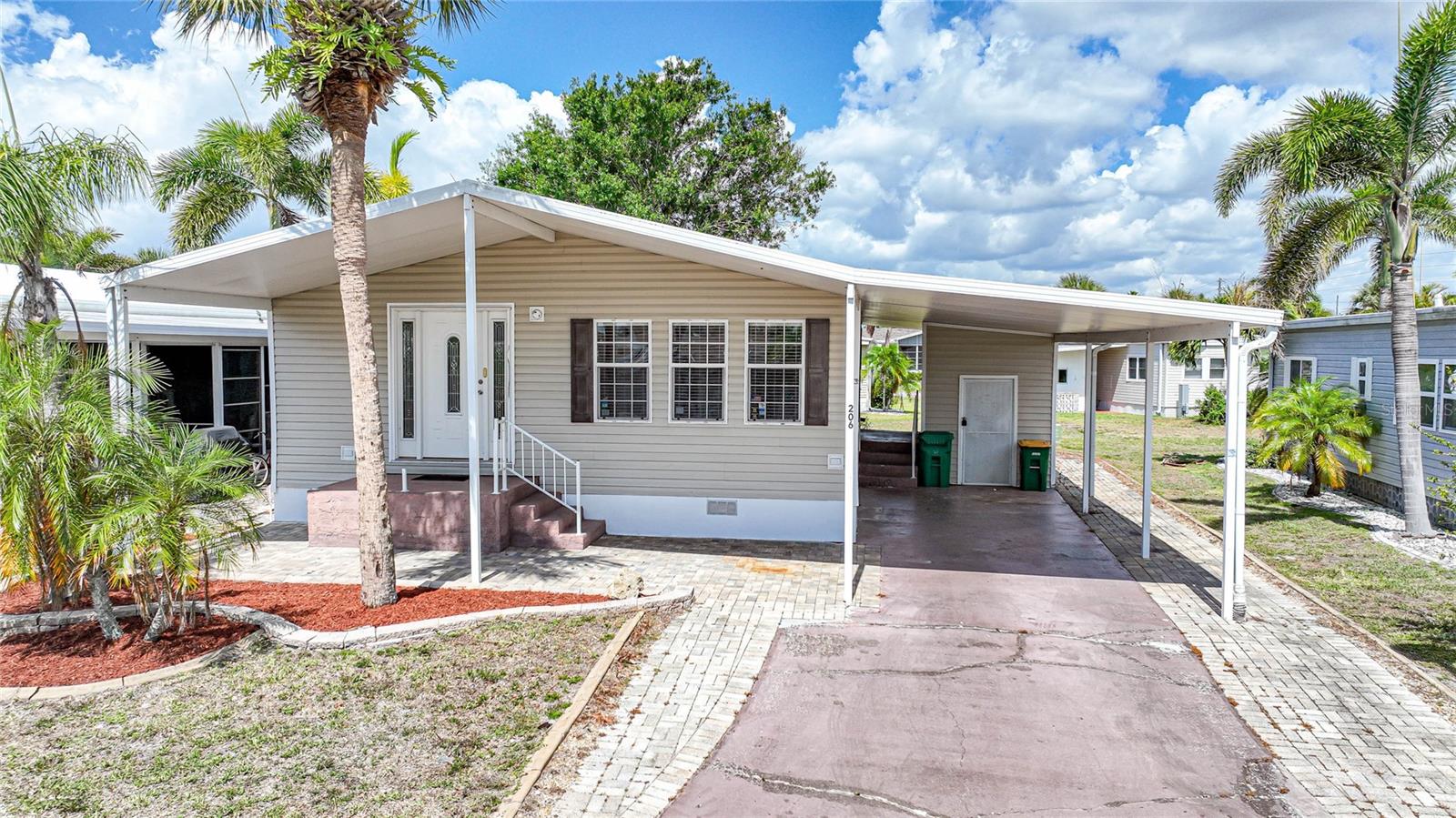 2100 KINGS HWY #206, PORT CHARLOTTE, FL